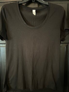 District Black Scoop Neck Short Sleeve Tee